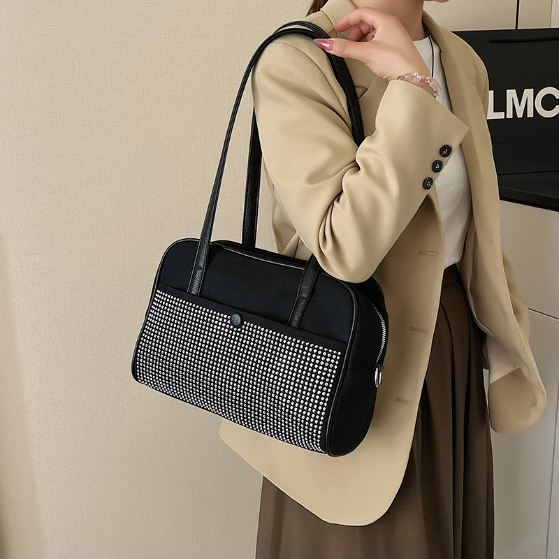 Interior Design News - Fashionable Rhinestone Shoulder Bag for Women